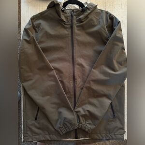 Lightweight windbreaker